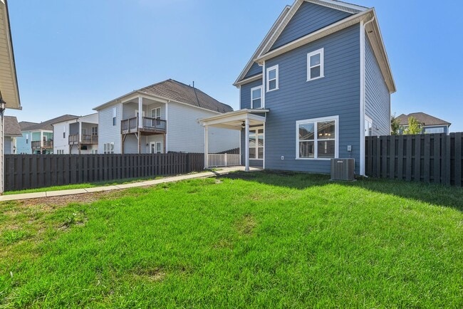 Foto del edificio - Nice 4 bedroom home with fenced yard