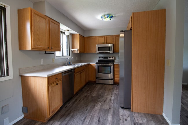 Foto del edificio - 1000 Lakota Ave