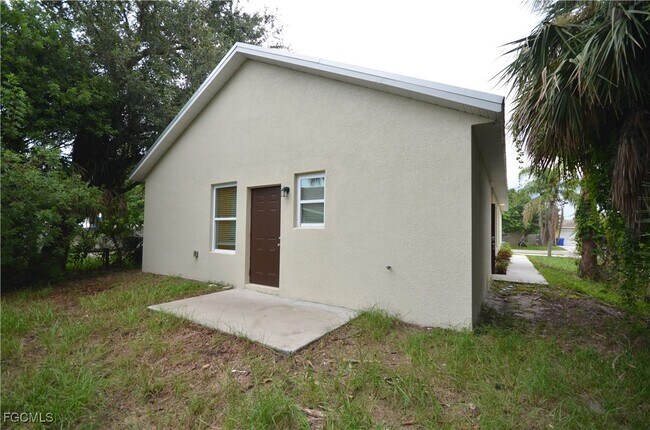 Foto del edificio - 3312 Armstrong Ct