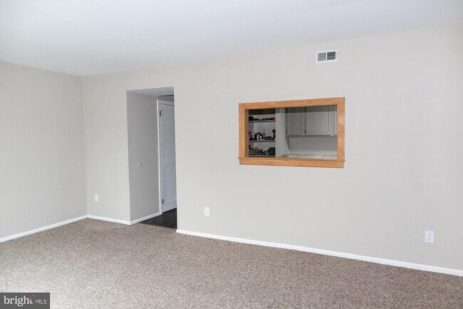 Foto del edificio - 54 Reliance Ct