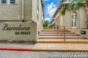 Foto del edificio - 66 Brees Blvd