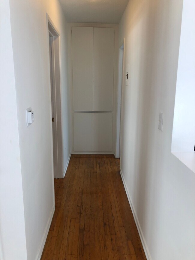 Foto del edificio - 548 N Croft Ave
