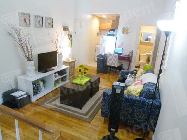 Foto del edificio - 321 E 69th St