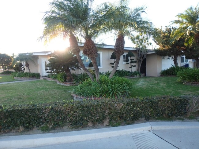 Building Photo - 9305 Downey Ave