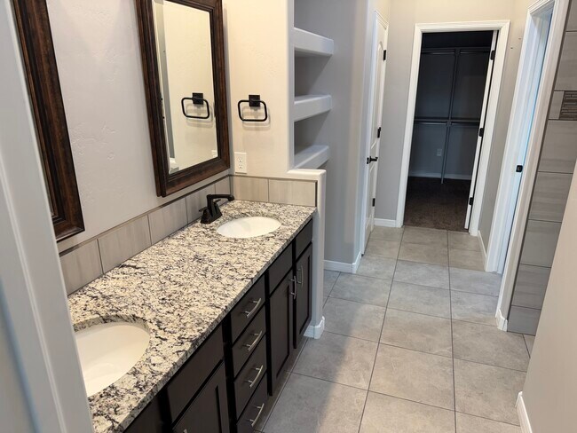 Foto del edificio - 3066 Don Buck Dr