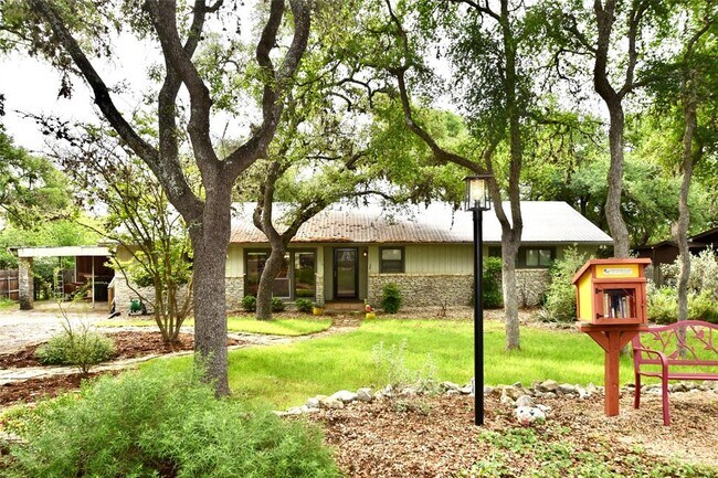Foto del edificio - 109 W Hillcrest Dr
