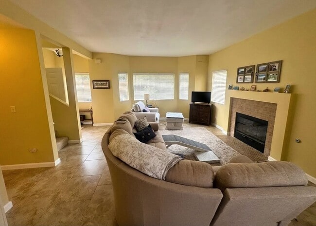 Building Photo - 3BD 2.5BA In Santa Maria, CA