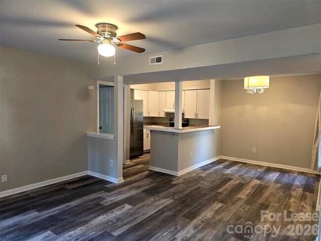 Building Photo - 4608 Sharon Chase Dr