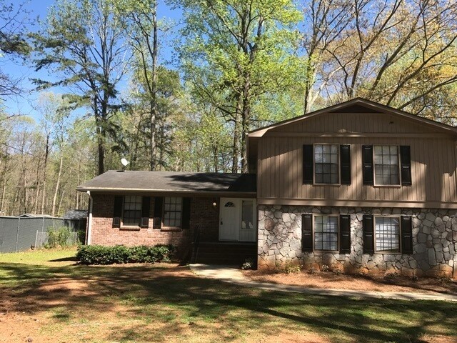 Building Photo - 4br/2.5ba in ELLENWOOD!!! - AVAILABLE for ...