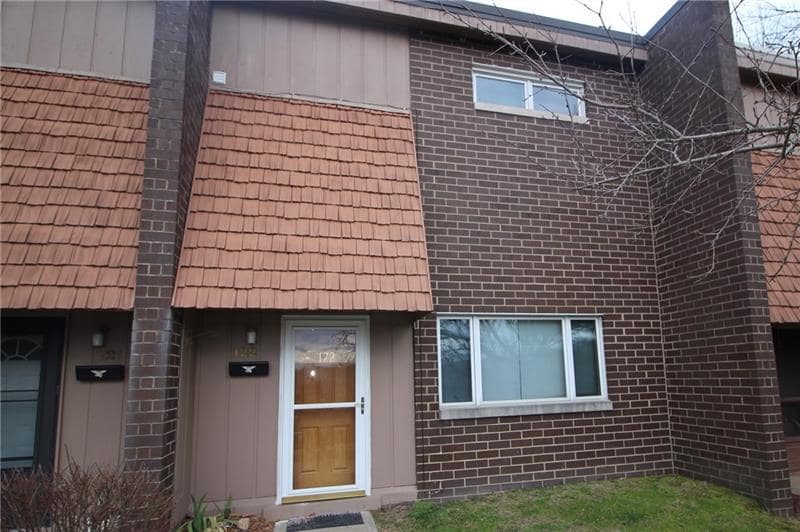 Primary Photo - 122 Rivermont Ct