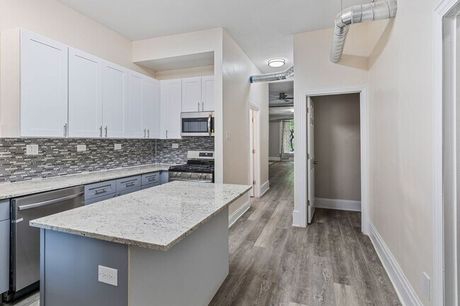 Foto del edificio - 1345 N Maplewood Ave