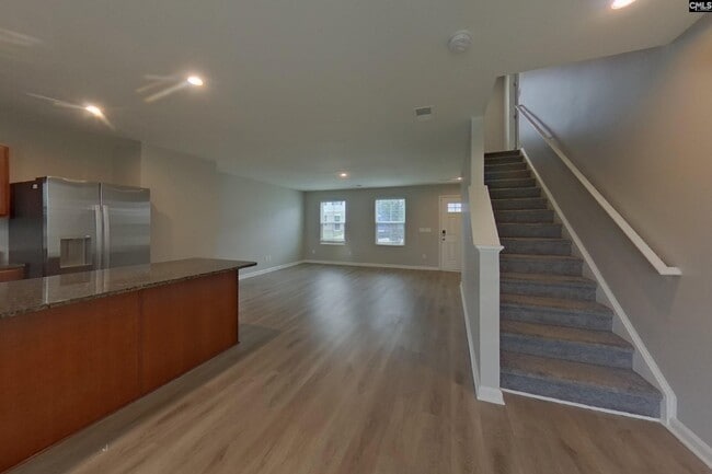 Building Photo - 757 Sequoia Dr