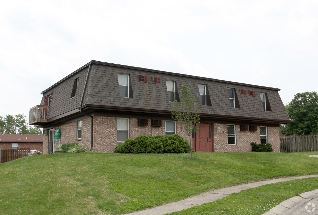 Primary Photo - 708 Green Feather Ct