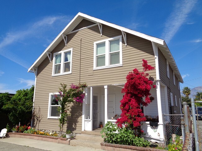 Foto del edificio - 765 Holt Blvd