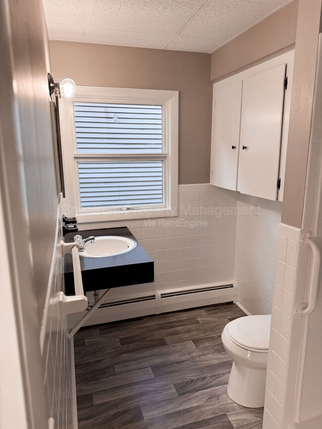 Building Photo - 88 Elm St