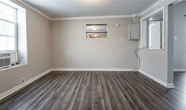 Building Photo - A Charming One-Bedroom with a Yard You’ll Love