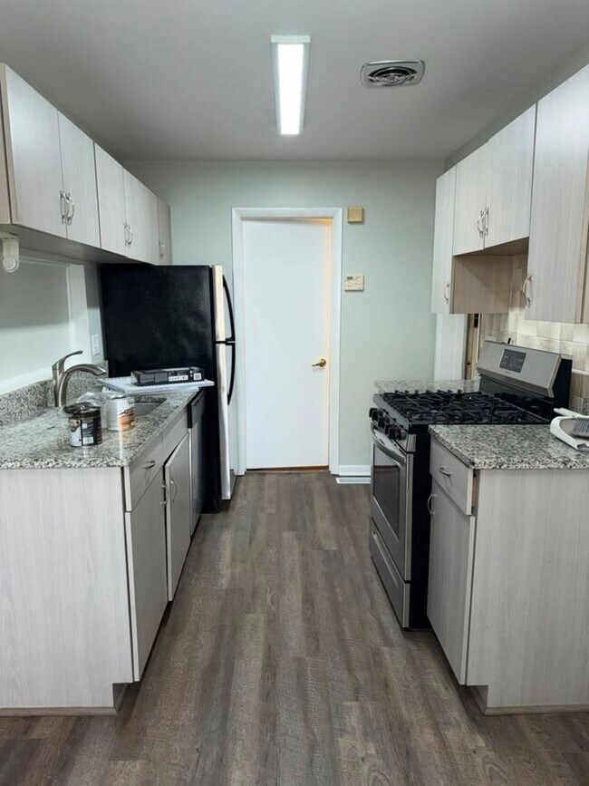 Foto del edificio - 302 Creekside Dr