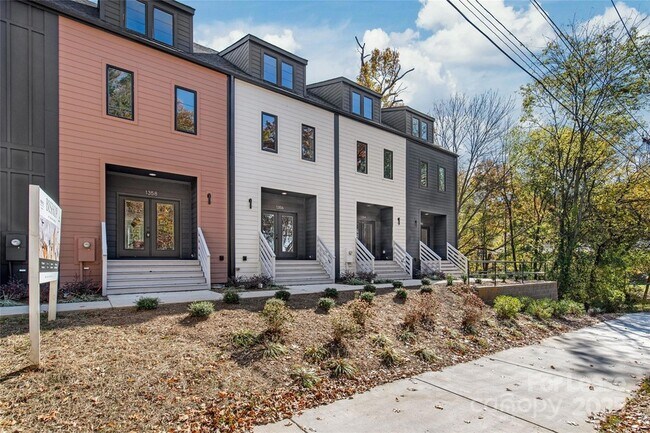 Foto del edificio - 1356 Briar Creek Rd