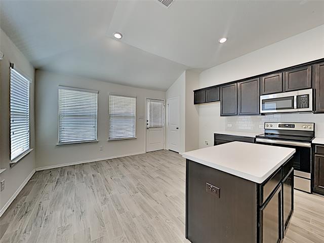 Building Photo - 6833 Woodlawn Dr