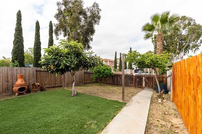 Foto del edificio - ***LIGHT & BRIGHT 3 BEDROOM WITH ENCLOSED ...