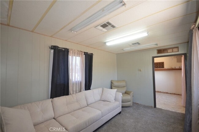 Foto del edificio - 32531 Cox Rd