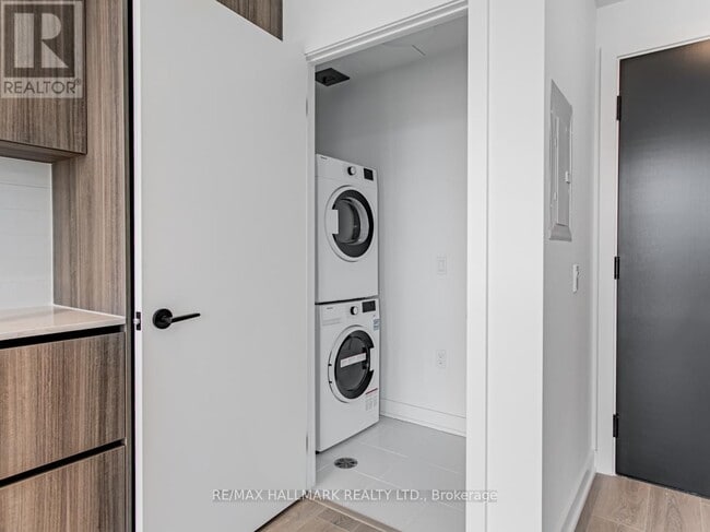 Building Photo - 117 Broadway Ave