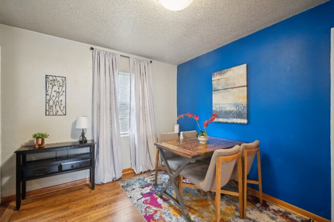 Foto del edificio - 1430 E 38th St