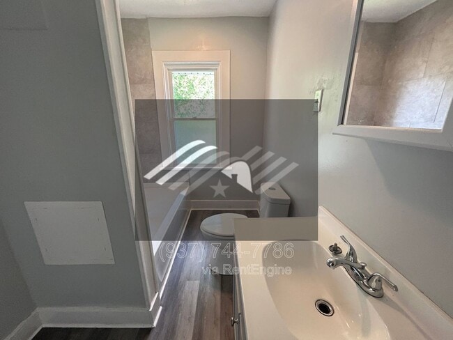 Building Photo - 949 Ferndale Ave