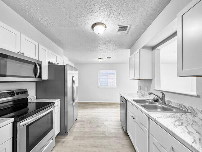 Foto del edificio - 812 Royal Ave