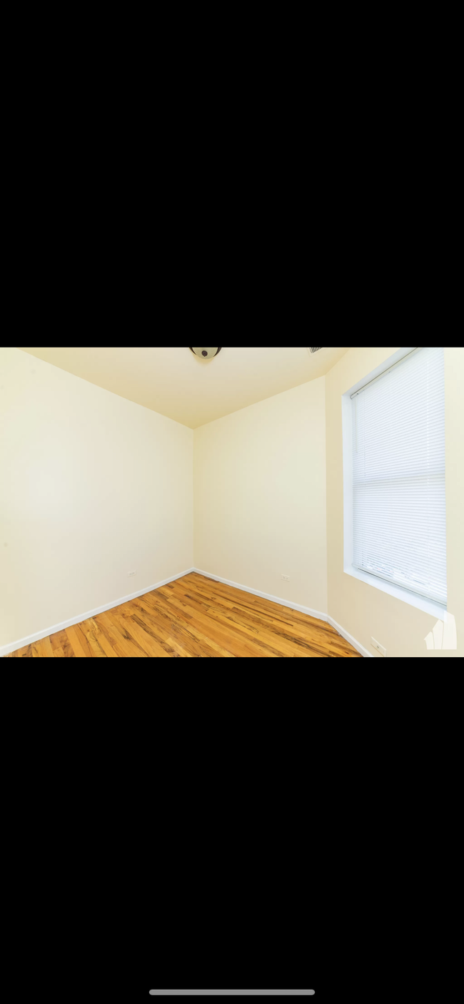Building Photo - 2910 S Wentworth Ave