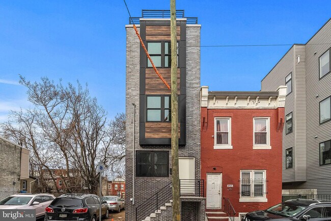 Foto del edificio - 1256 N Myrtlewood St
