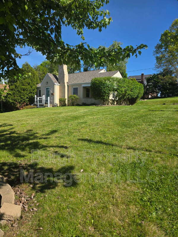 Foto del edificio - 300 Maxwell Dr