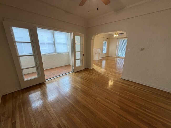 Building Photo - 630 1/2 North Spaulding Avenue