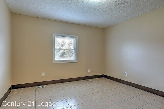 Building Photo - 1 br, 1 bath House - 1016 Walnut Ave