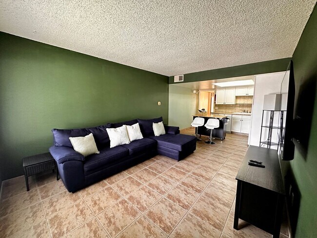 Foto del edificio - AVAILABLE NOW!! 1 BEDROOM 1 BATHROOM CONDO...