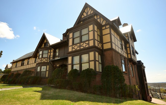 North Side/ Front - 238 Maple St