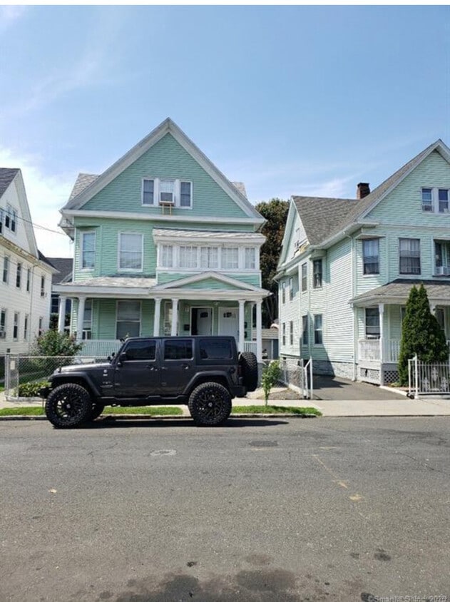 Primary Photo - 225 Orchard St