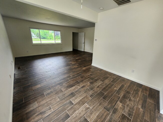 Foto del edificio - 753 Akron Blvd