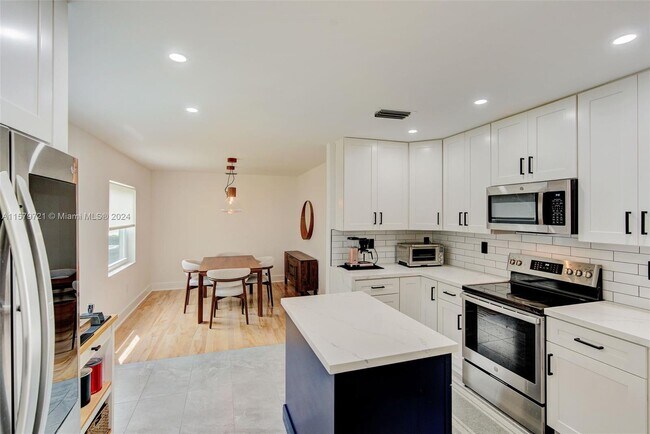 Foto del edificio - 4122 Sapphire St