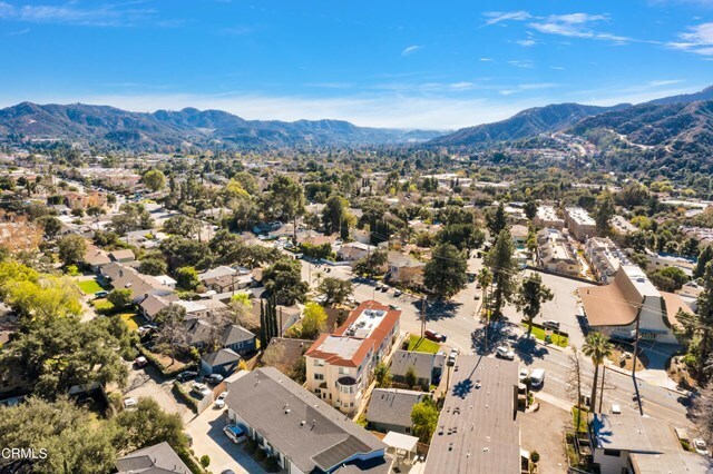 Foto del edificio - 2663 Montrose Ave