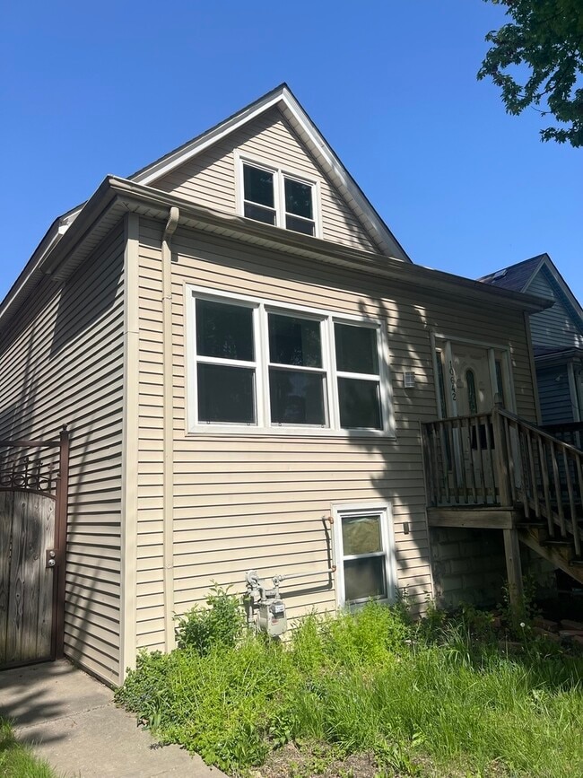 Building Photo - 10642 S Calhoun Ave