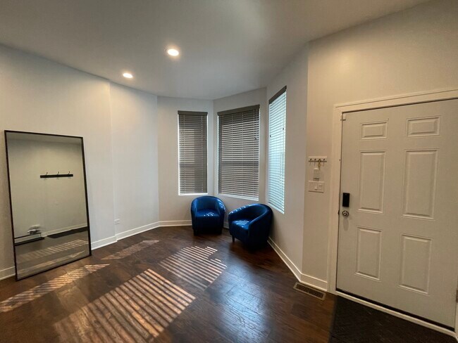 Main seating area - 6033 S Eberhart Ave