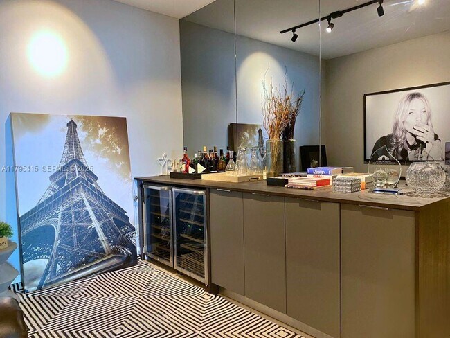 Foto del edificio - 888 Biscayne Blvd