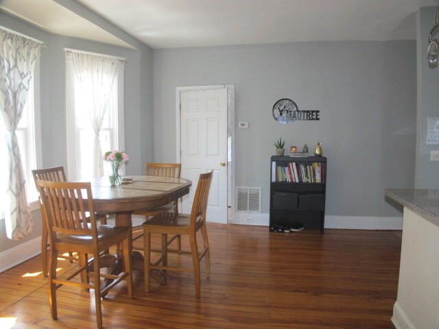 Building Photo - 3766 Isabella Ave