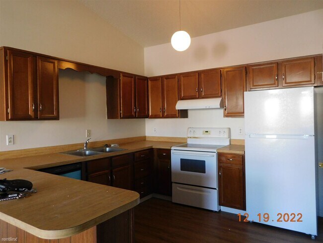 Building Photo - 2 br, 1 bath Townhome - 1307 Westmoreland Ct