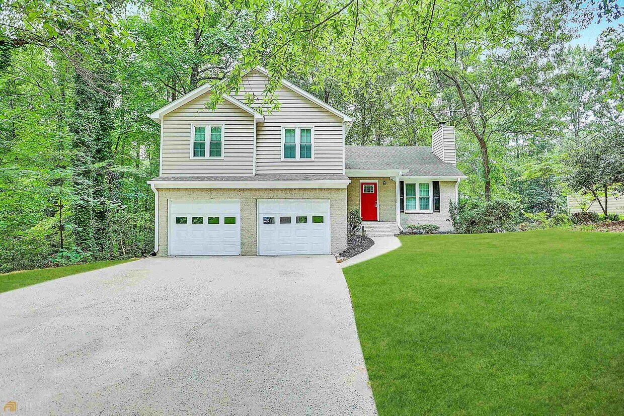 1362 Willowbrook Dr SW, Marietta, GA 30064 House Rental in Marietta