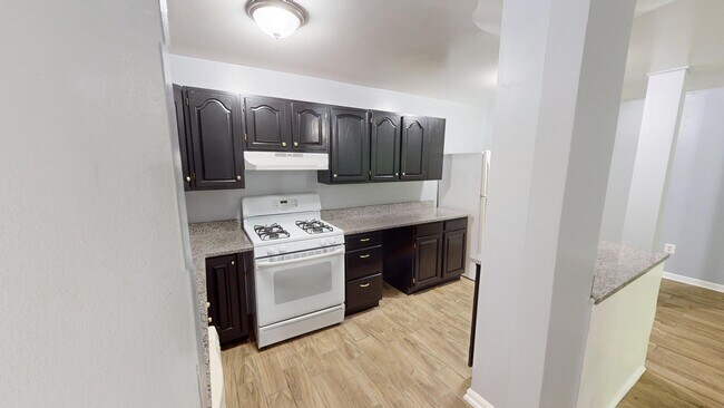 Building Photo - 584 Wilson Bridge Dr