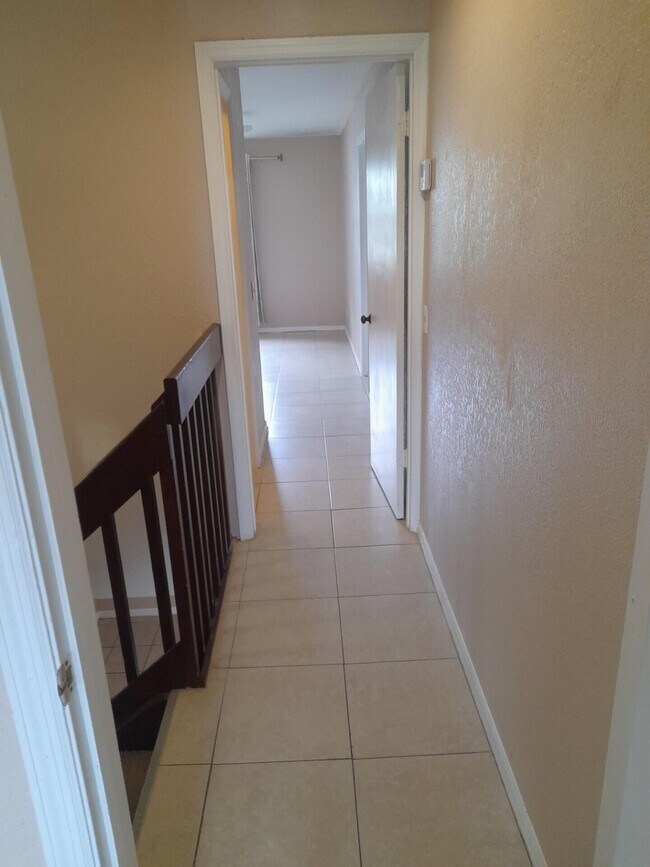 Foto del edificio - 5310 Elmhurst Rd