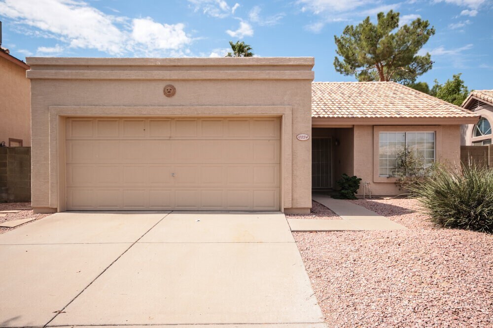 Foto principal - 12234 S 45th St