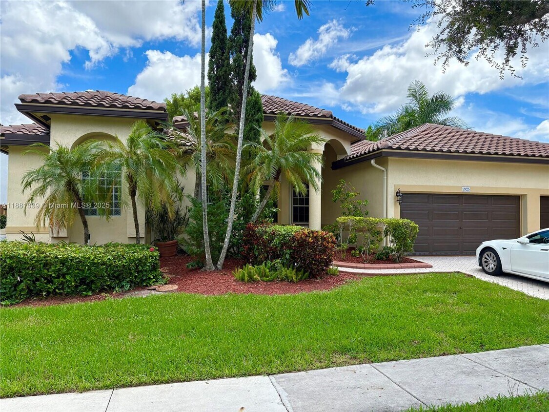 Foto principal - 1925 NW 167th Terrace